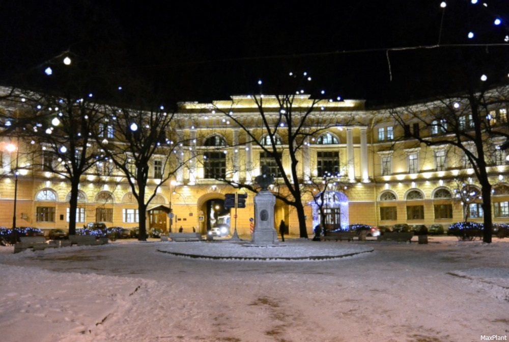 Площадь Ломоносова